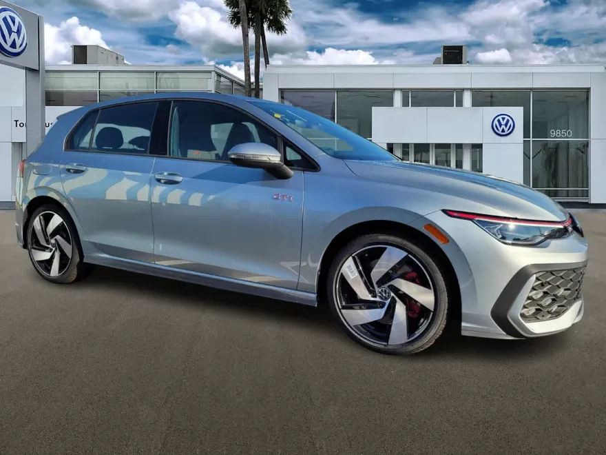 2025 Volkswagen Golf GTI S photo 1