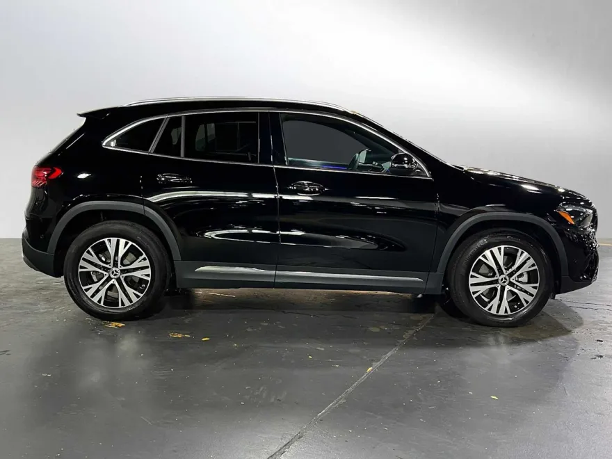 2025 Mercedes Benz GLA 250 photo 1
