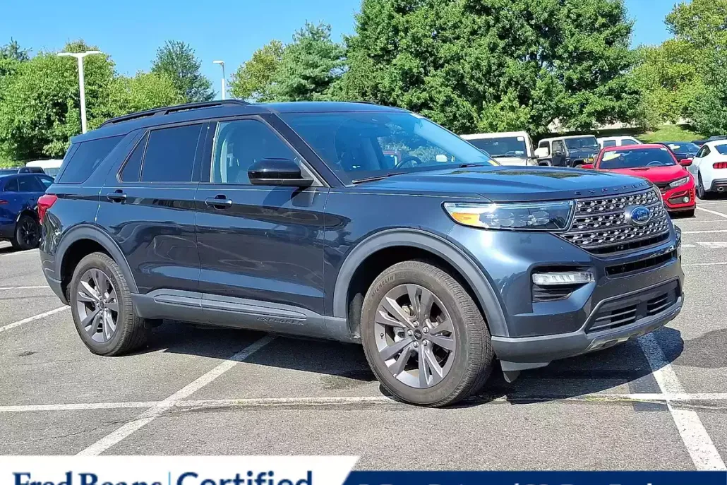 2022 Ford Explorer XLT photo 1