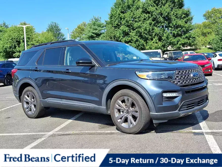 2022 Ford Explorer XLT photo 1