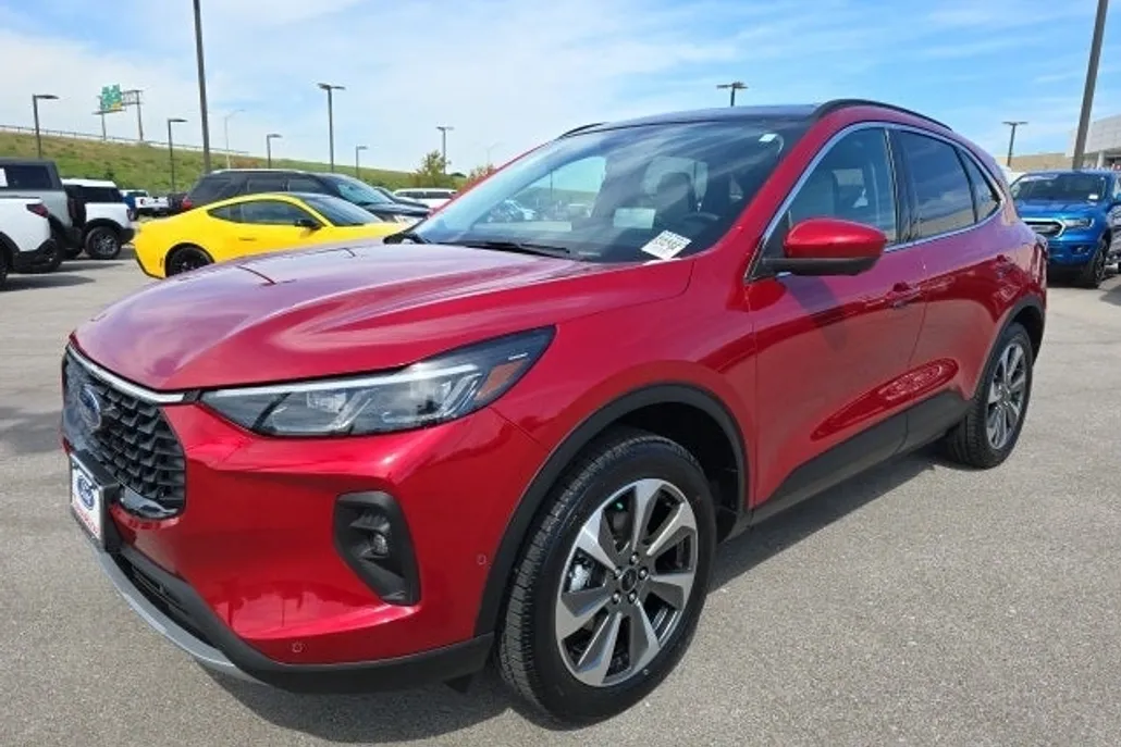2024 Ford Escape Hybrid Platinum photo 1