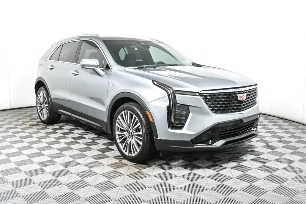 2024 Cadillac XT4 Premium Luxury photo 1