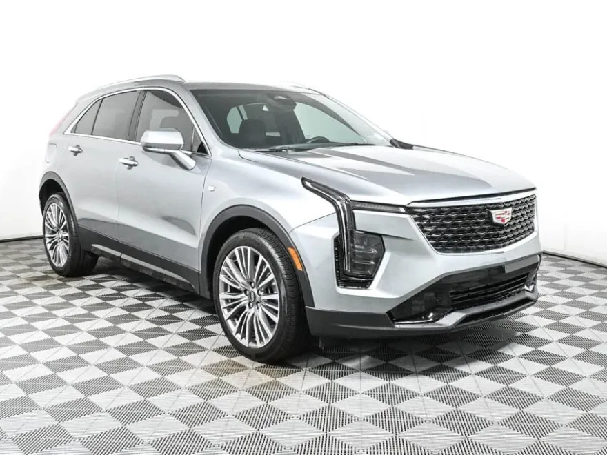 2024 Cadillac XT4 Premium Luxury photo 1