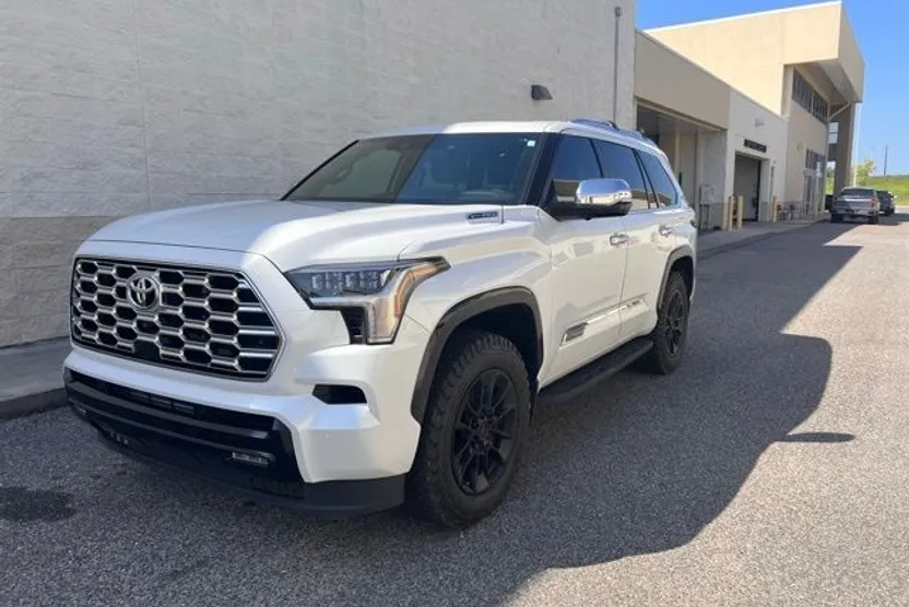 2025 Toyota Sequoia photo 1