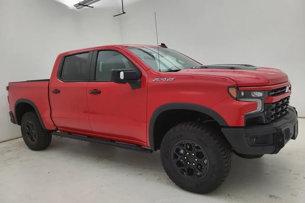 2024 Chevrolet Silverado 1500 ZR2 photo 1