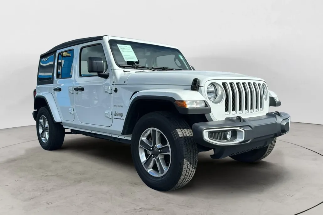 2023 Jeep Wrangler Sahara photo 1