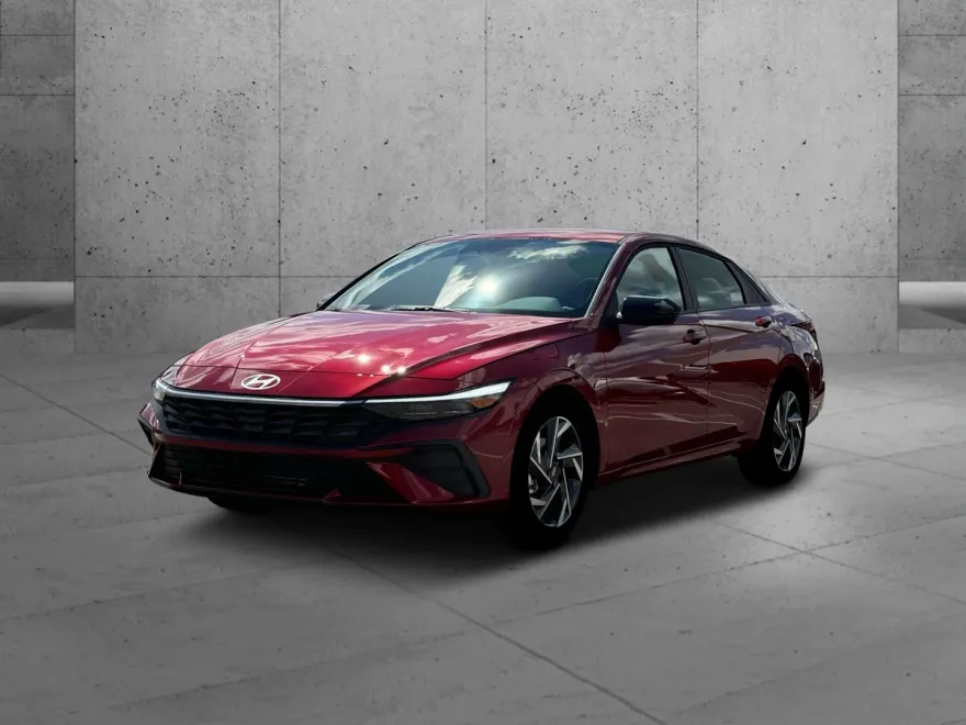 2025 Hyundai Elantra SEL Sport photo 1