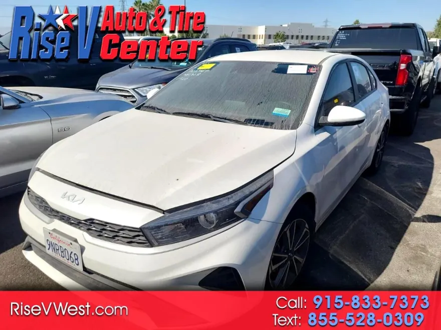2024 Kia Forte LXS photo 1