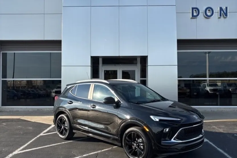 2024 Buick Encore GX Sport Touring photo 1