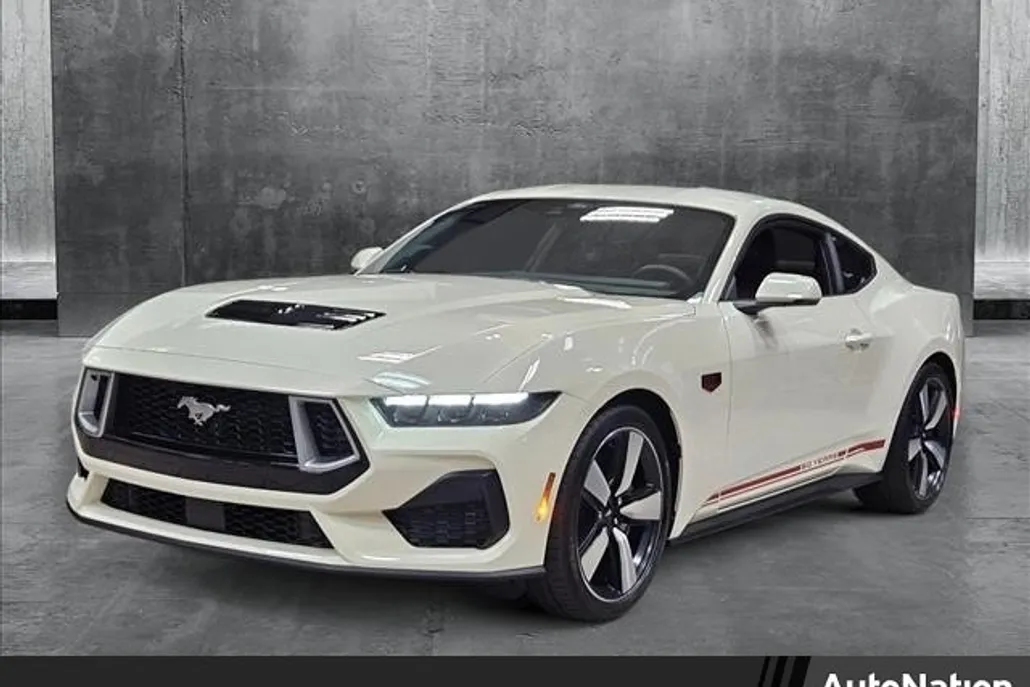 2025 Ford Mustang GT Premium photo 1
