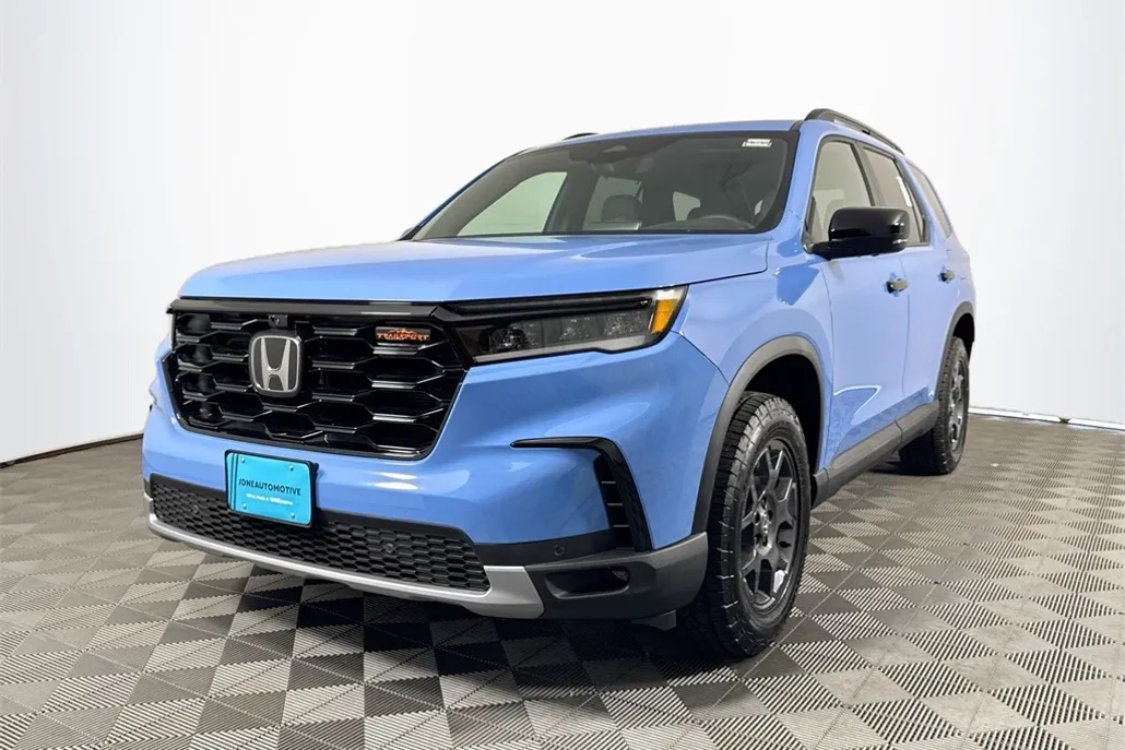 2025 Honda Pilot TrailSport photo 1