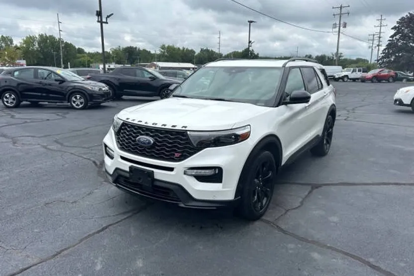 2020 Ford Explorer ST photo 1