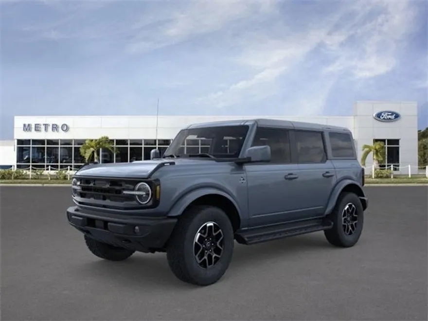 2025 Ford Bronco Outer Banks photo 1