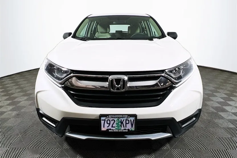 2017 Honda CR-V LX photo 1