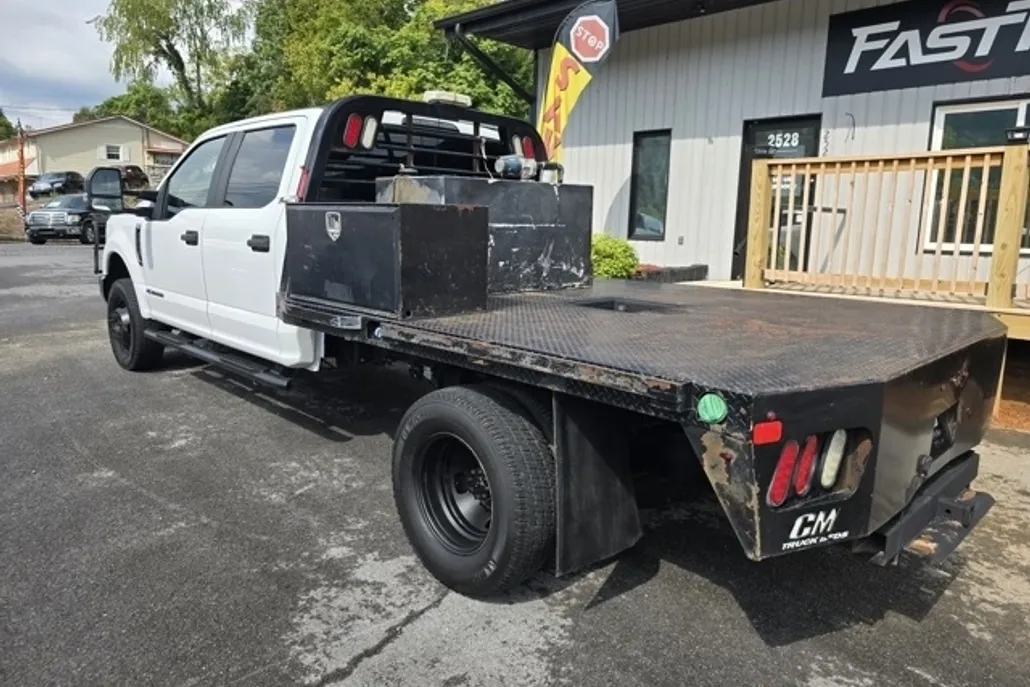 2017 Ford F-350 XL photo 1
