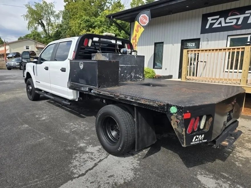 2017 Ford F-350 XL photo 1