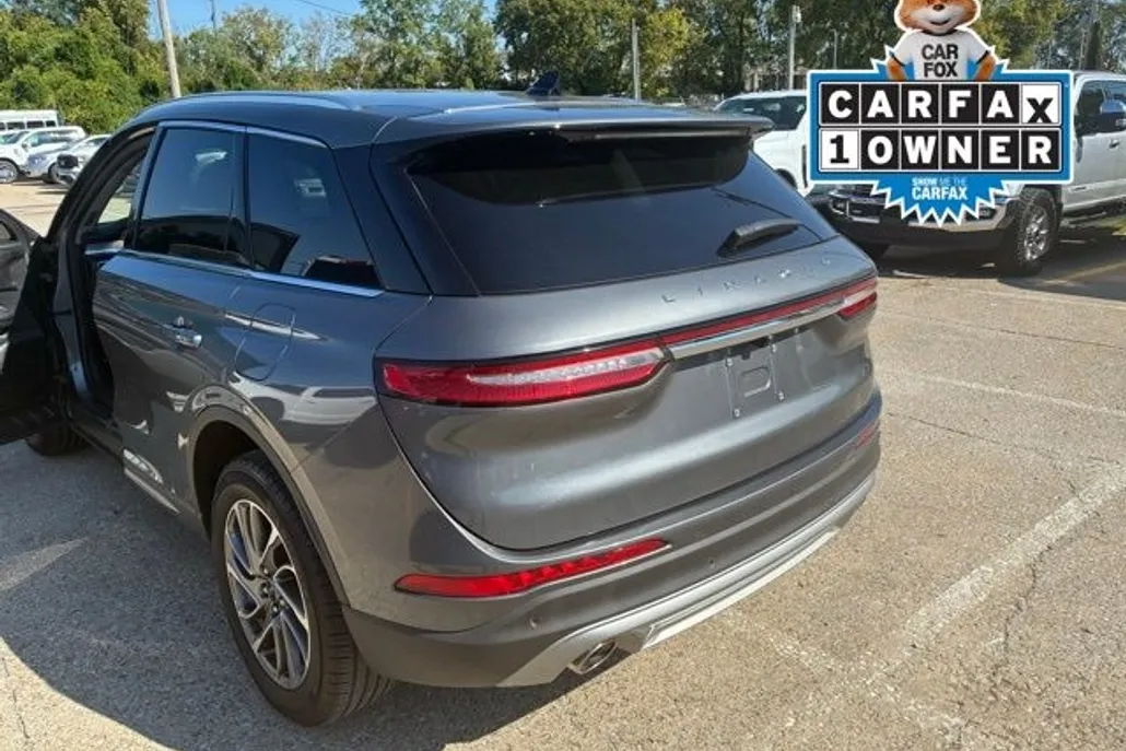 2022 Lincoln Corsair Standard photo 1