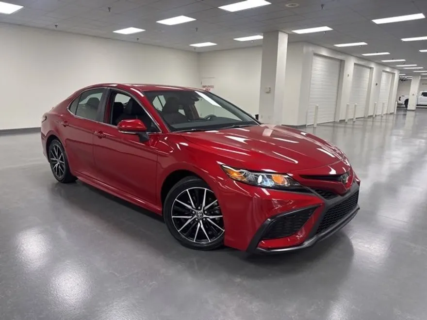 2023 Toyota Camry SE photo 1