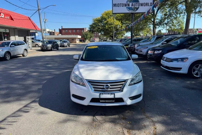 2014 Nissan Sentra S photo 1