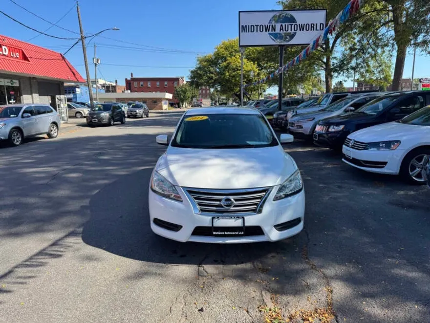 2014 Nissan Sentra S photo 1