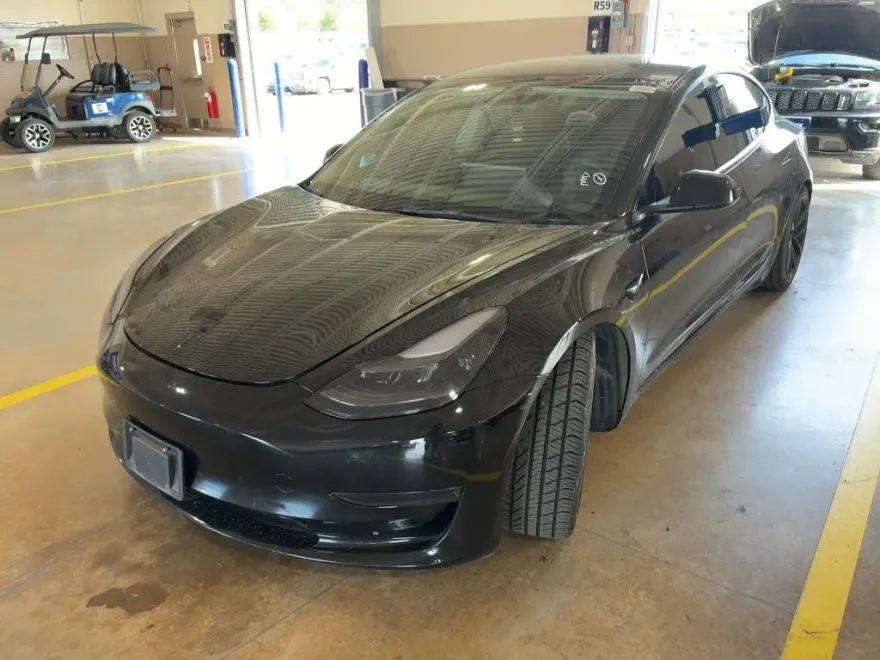 2023 Tesla Model 3 photo 1