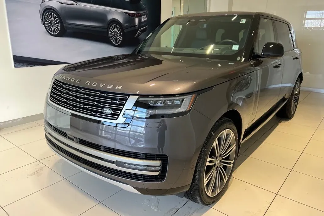2025 Land Rover Range Rover SE photo 1