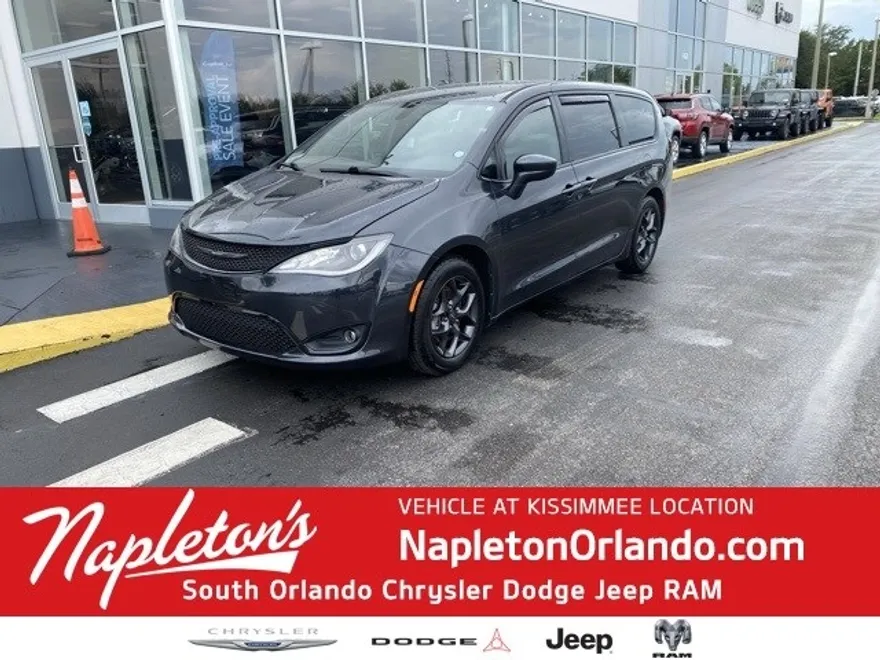 2019 Chrysler Pacifica Touring Plus photo 1