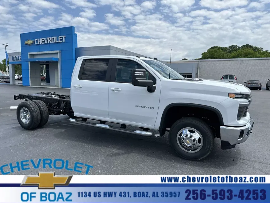 2025 Chevrolet Silverado 3500HD LT photo 1