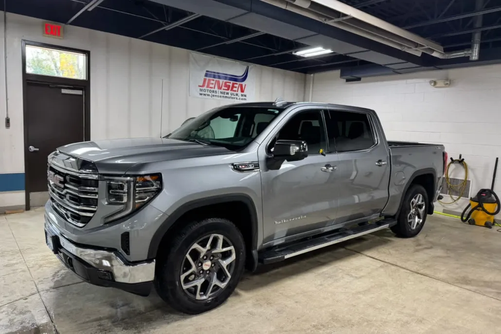 2024 Gmc Sierra 1500 SLT photo 1