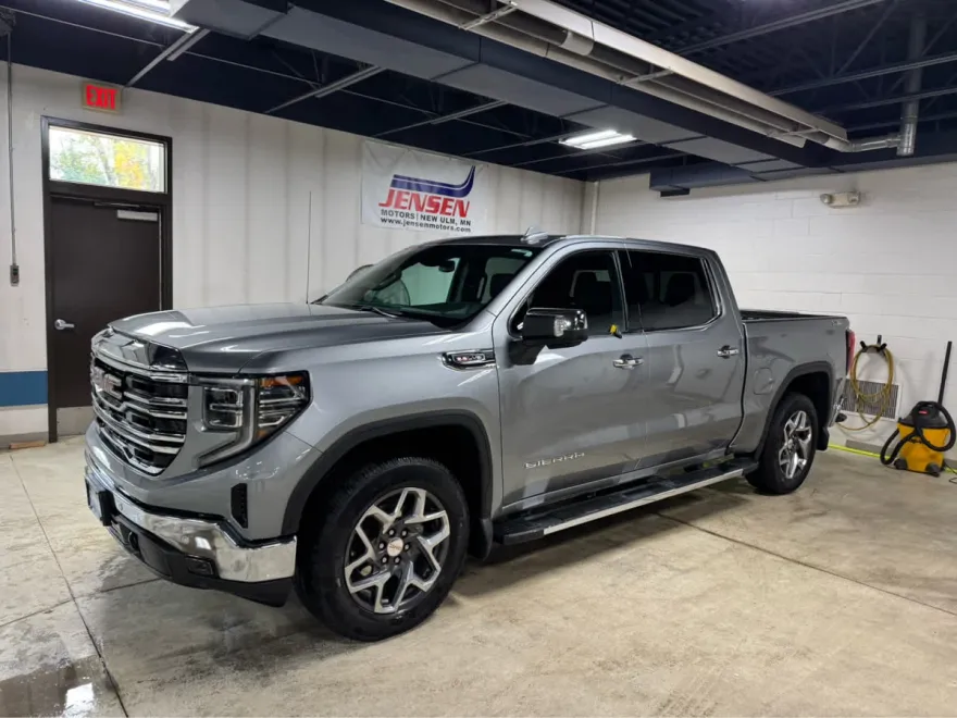 2024 Gmc Sierra 1500 SLT photo 1