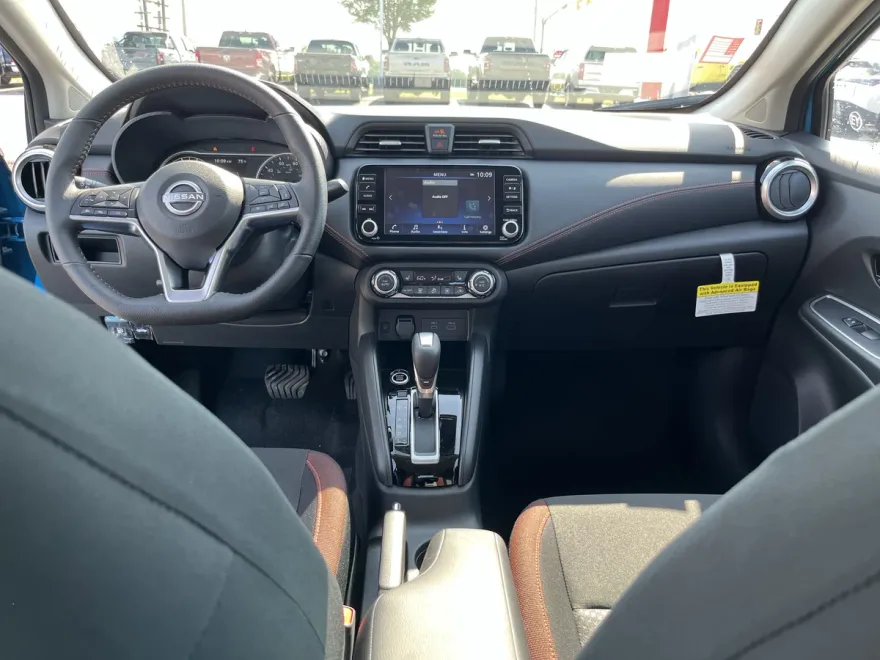 2025 Nissan Versa SR photo 1