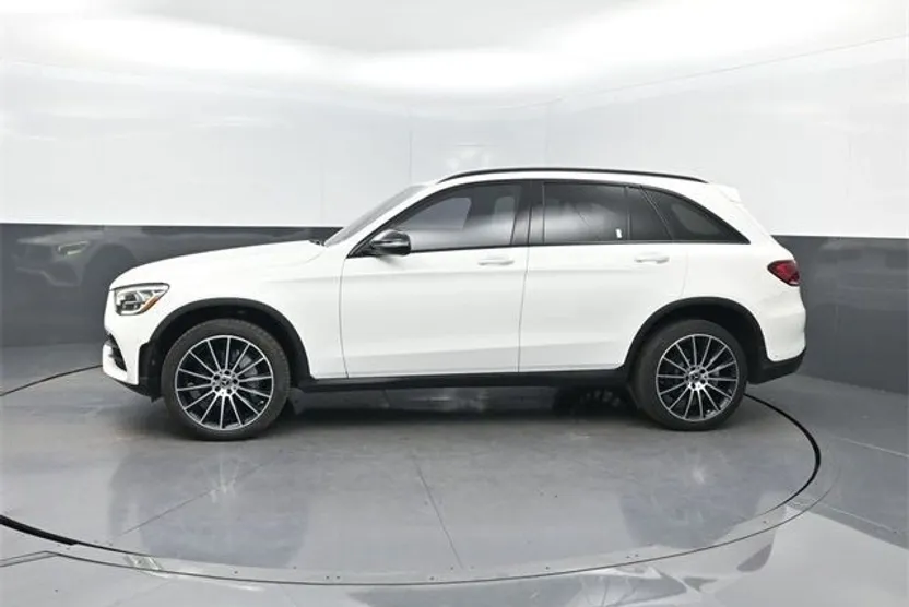 2021 Mercedes Benz GLC 300 photo 1