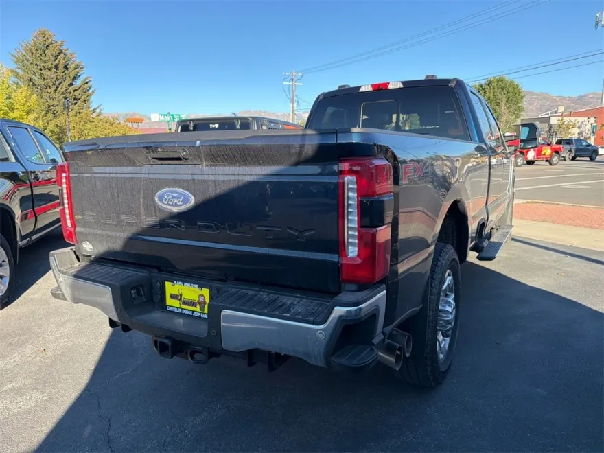 2025 Ford F-350 photo 1
