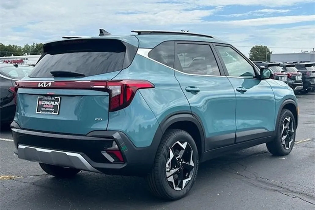 2026 Kia Seltos EX photo 1