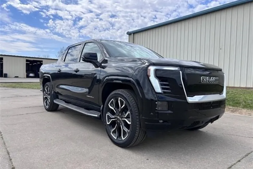 2025 Gmc Sierra EV Denali photo 1