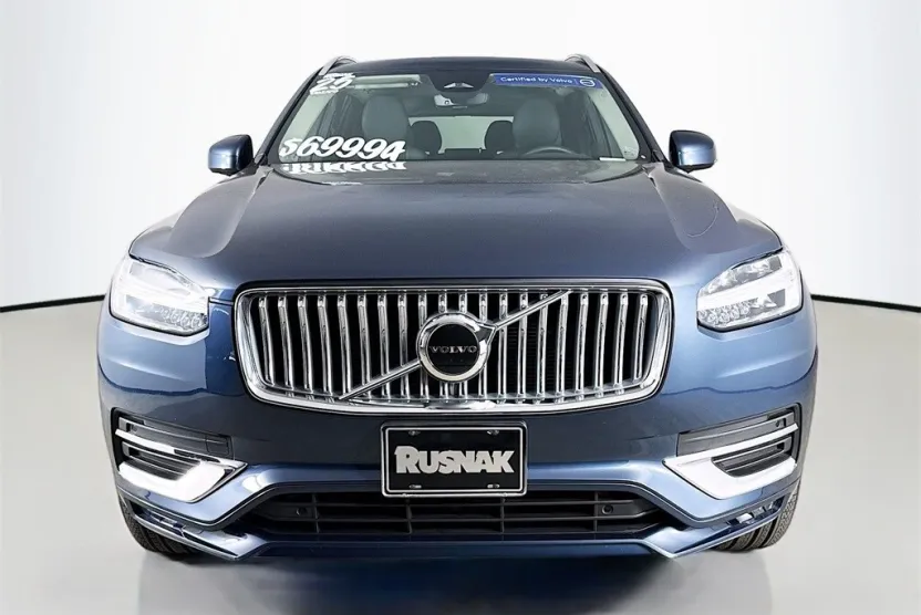 2025 Volvo XC90 Core photo 1