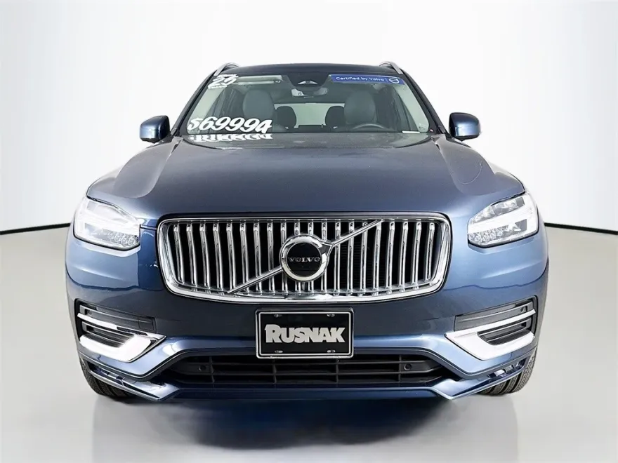 2025 Volvo XC90 Core photo 1