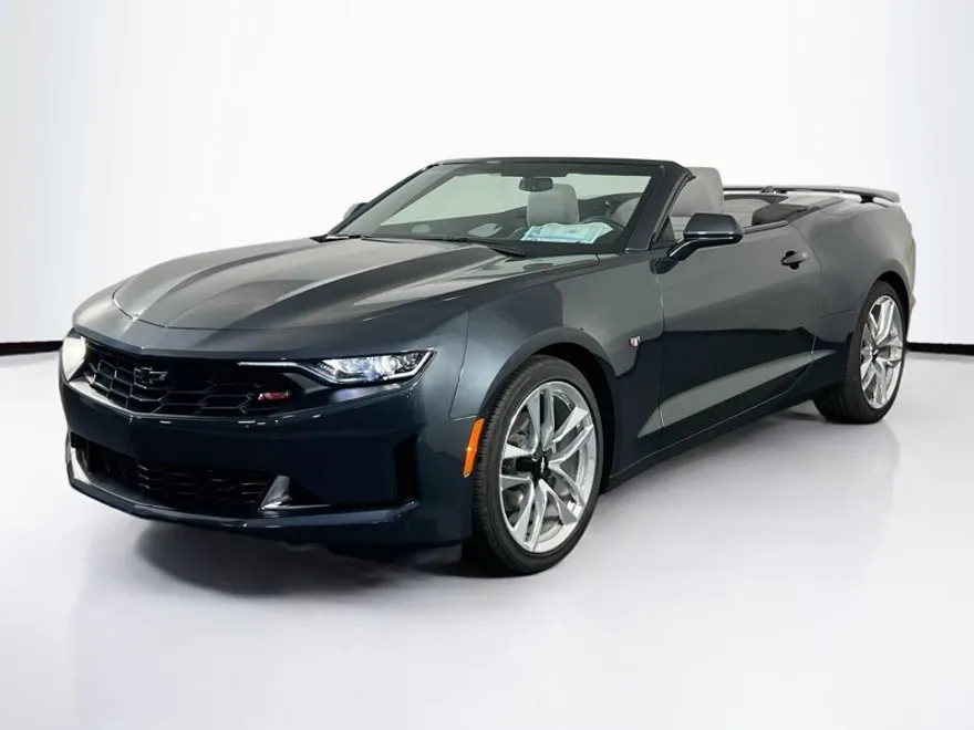 2023 Chevrolet Camaro 1LT photo 1