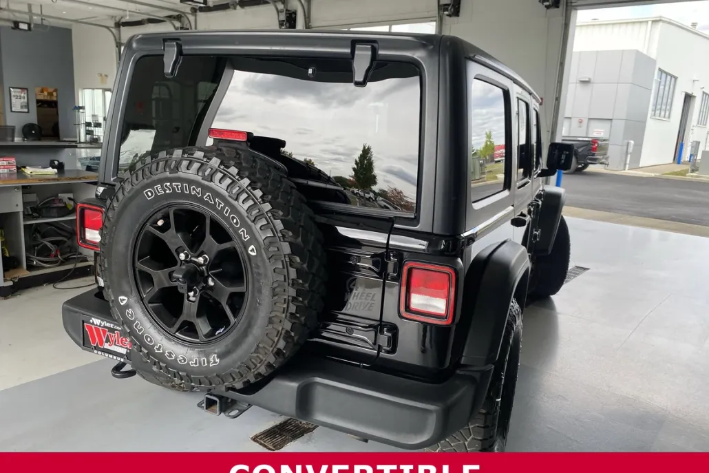 2021 Jeep Wrangler Unlimited Willys photo 1