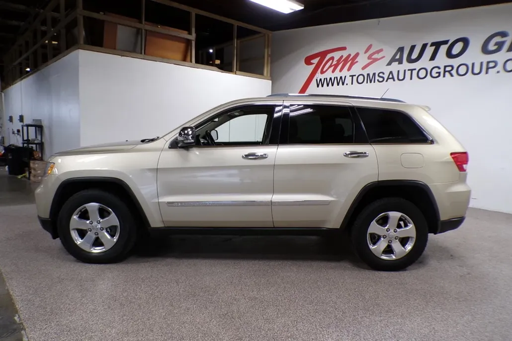 2011 Jeep Grand Cherokee Limited photo 1