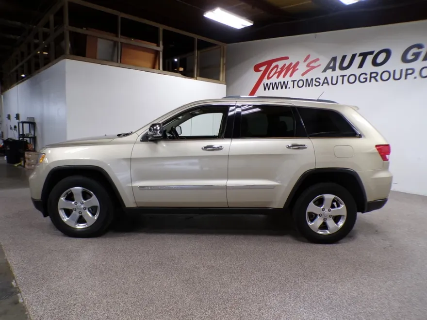2011 Jeep Grand Cherokee Limited photo 1