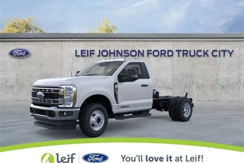2025 Ford F-350 XL photo 1