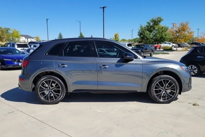 2024 Audi SQ5 Premium Plus photo 1