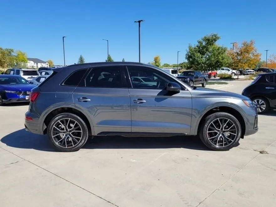 2024 Audi SQ5 Premium Plus photo 1