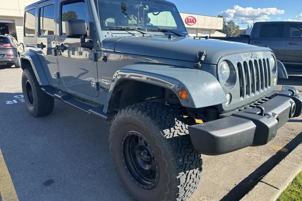 2014 Jeep Wrangler Sahara photo 1