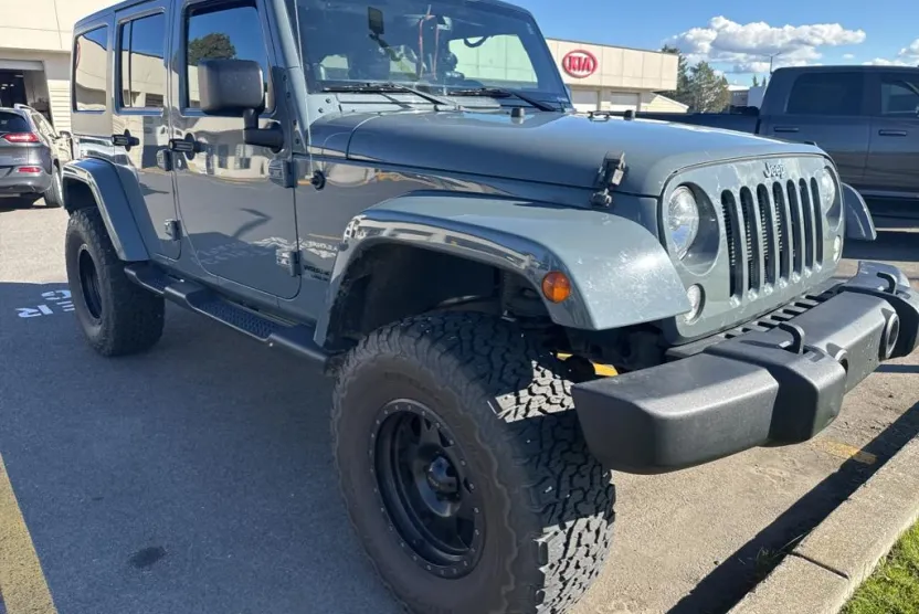 2014 Jeep Wrangler Sahara photo 1