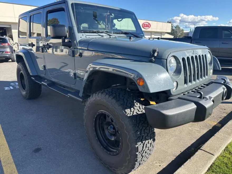 2014 Jeep Wrangler Sahara photo 1