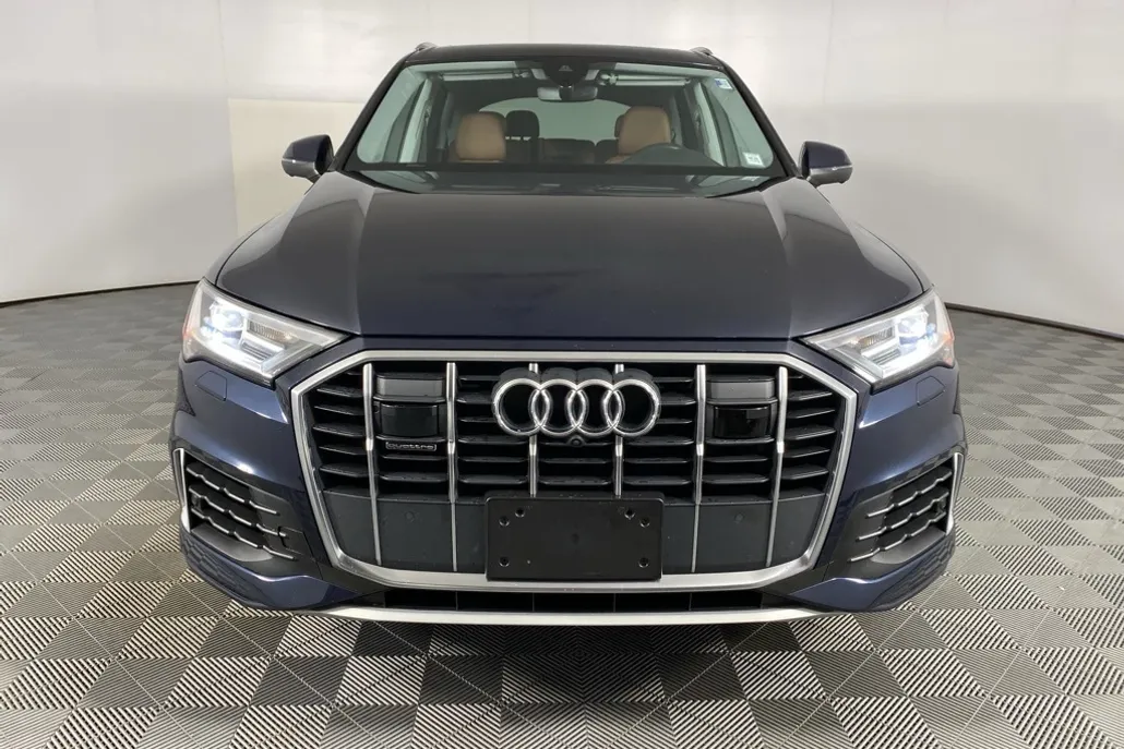 2023 Audi Q7 55 Premium Plus photo 1