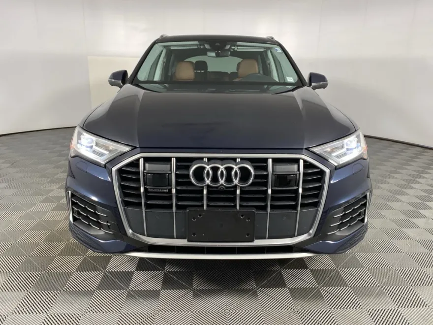 2023 Audi Q7 55 Premium Plus photo 1