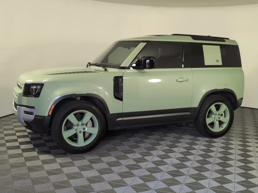 2023 Land Rover Defender photo 1